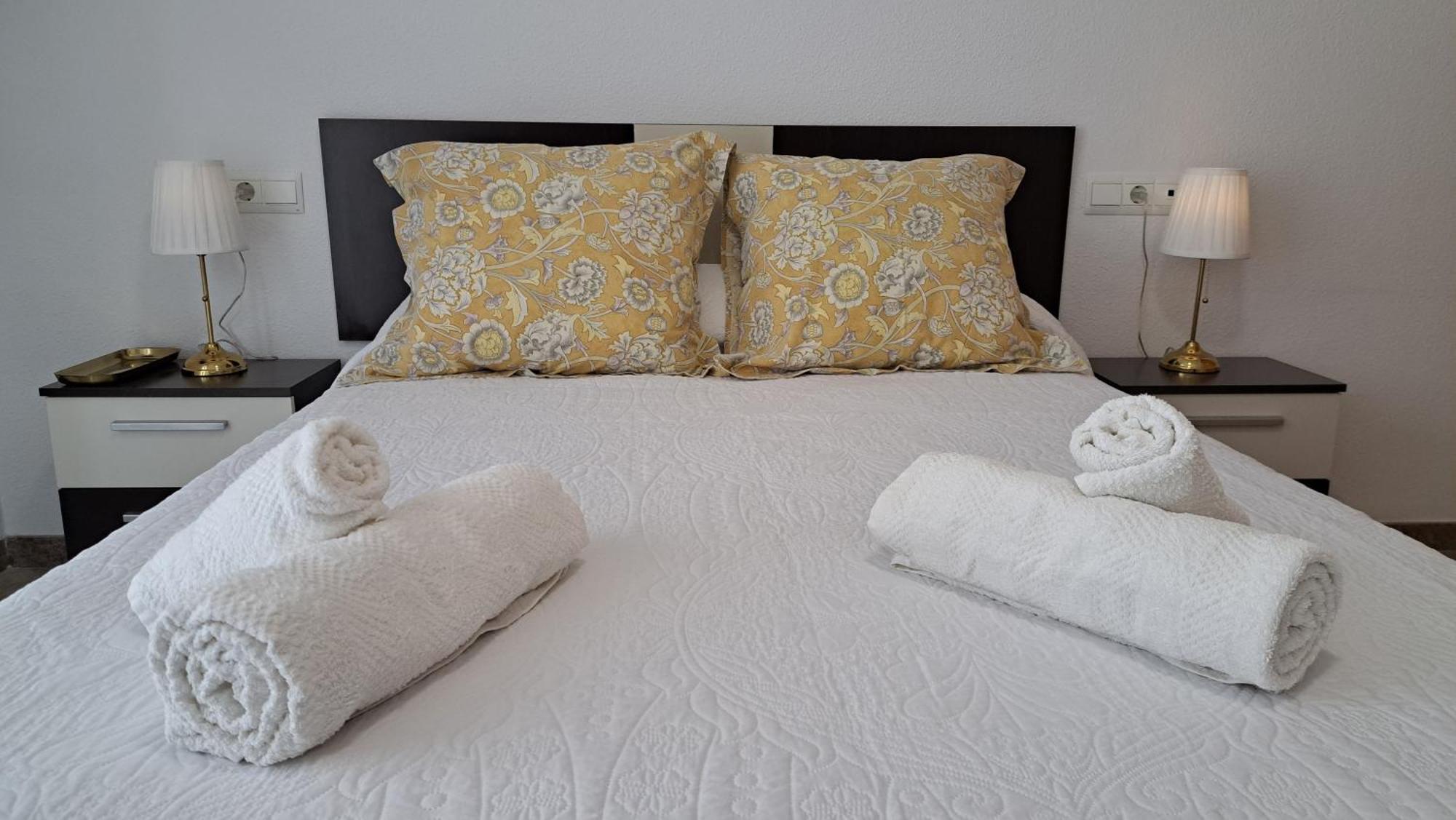 Apartamentos Maria Cristina Con Parking Gratis Кордоба Екстериор снимка