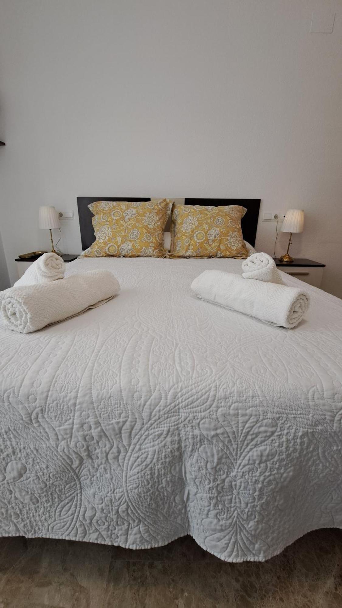 Apartamentos Maria Cristina Con Parking Gratis Кордоба Екстериор снимка